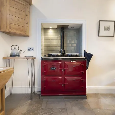 בית נופש Badger Close - Short Stroll From Town Centre קנדל