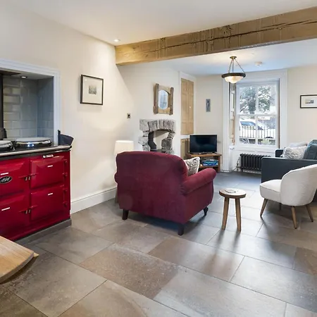 בית נופש Badger Close - Short Stroll From Town Centre קנדל