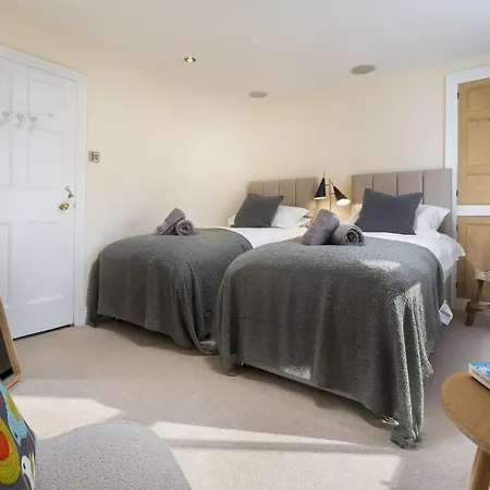 Badger Close - Short Stroll From Town Centre Semesterbostad *