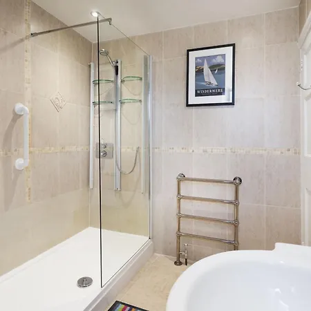 Badger Close - Short Stroll From Town Centre Кендал