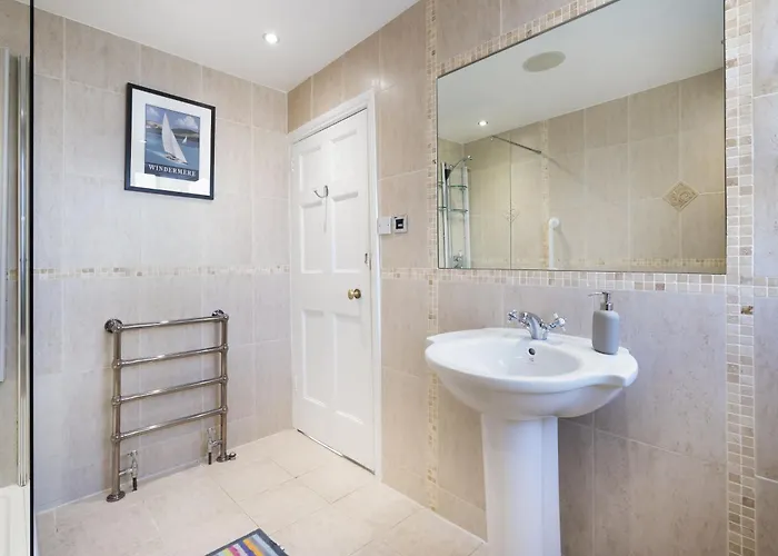 Badger Close - Short Stroll From Town Centre